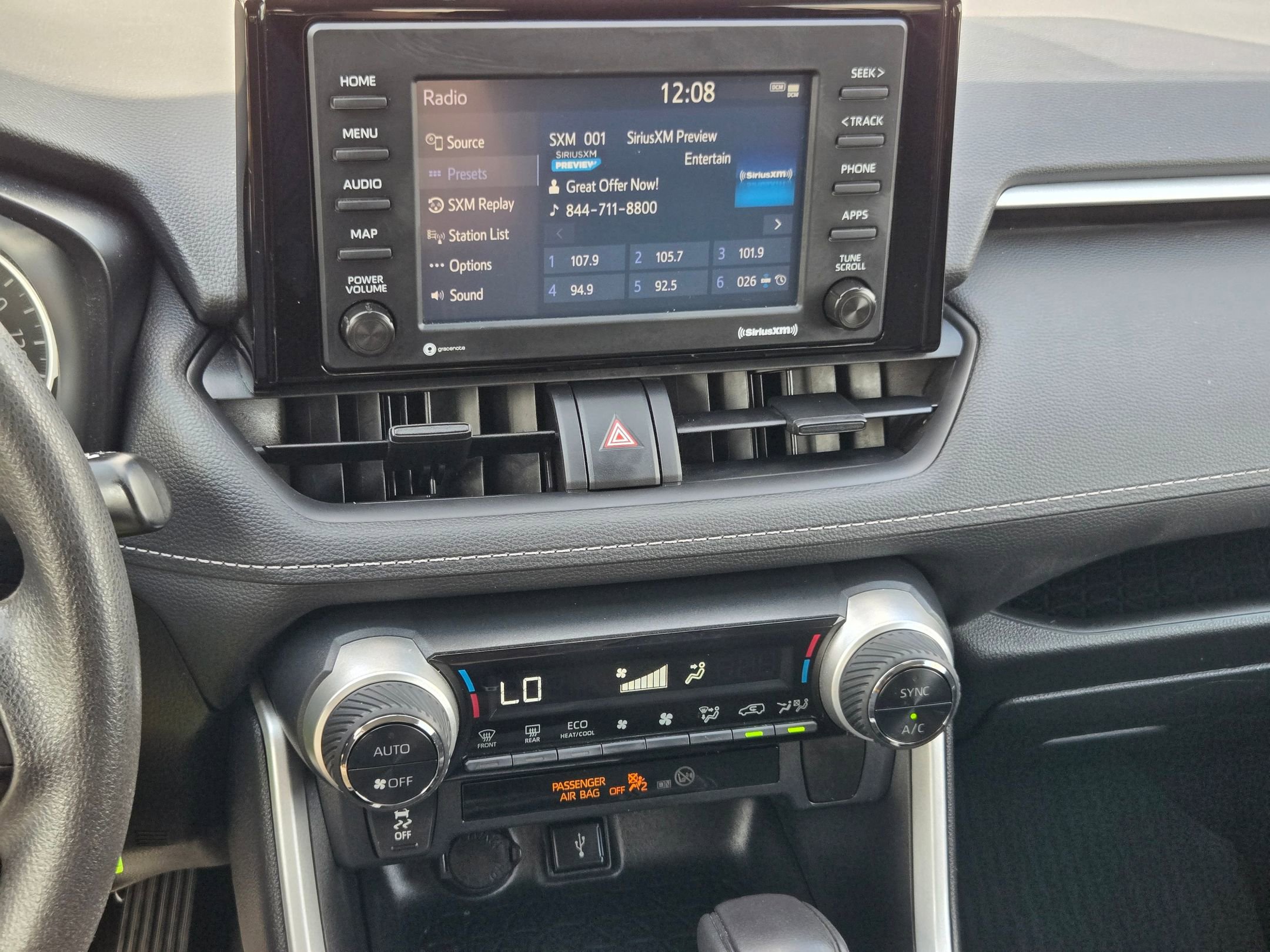 Used 2021 Toyota RAV4 LE image 31