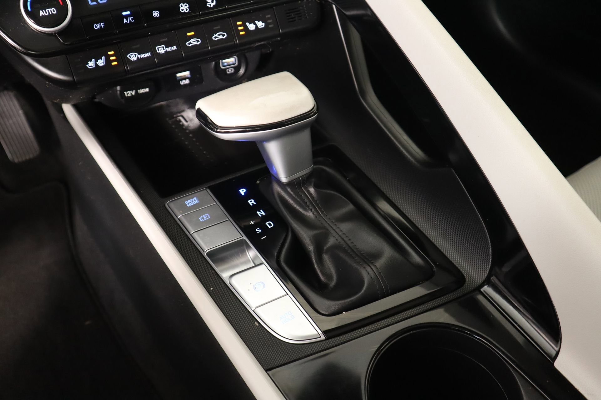 Used 2023 Hyundai Elantra Limited image 9