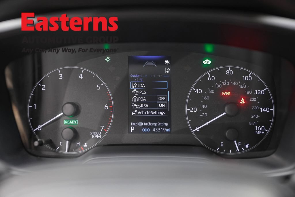 Used 2025 Toyota Corolla LE FWD image 17
