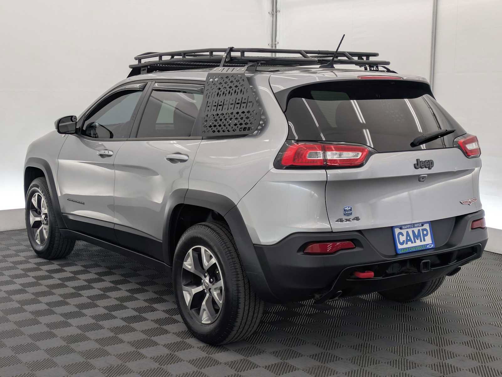 Used 2015 Jeep Cherokee Trailhawk w/ Comfort/Convenience Group AWD/4WD image 4