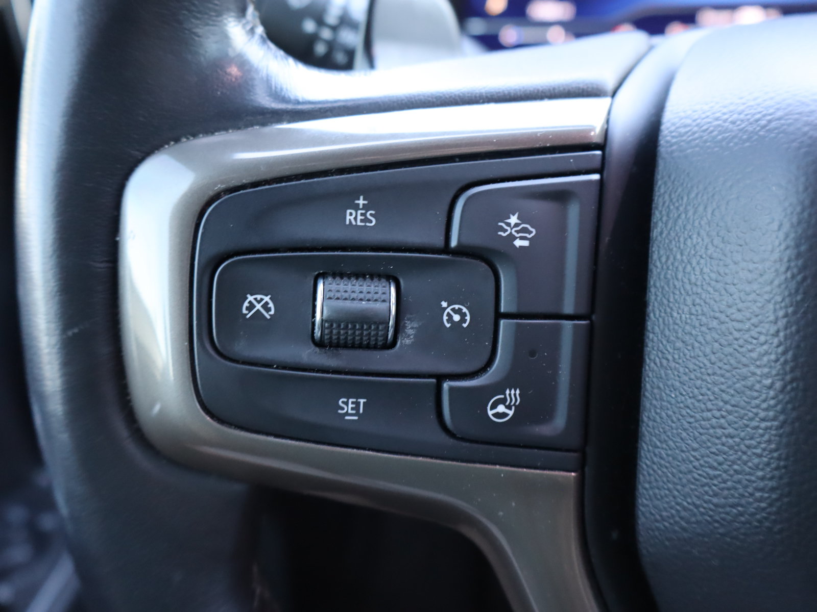 Used 2023 Chevrolet Silverado 1500 High Country w/ Technology Package AWD/4WD image 24