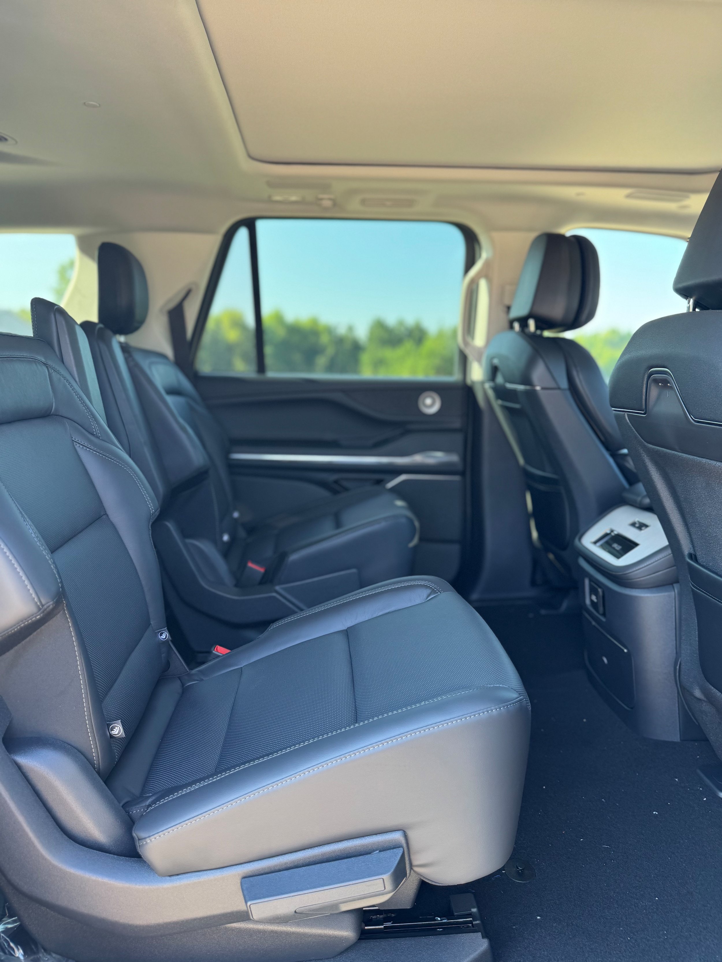 New 2025 Lincoln Navigator L Reserve AWD/4WD image 28