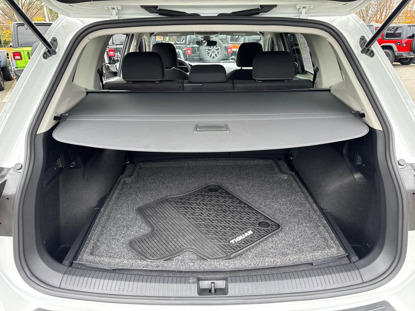 Used 2024 Volkswagen Tiguan S image 37