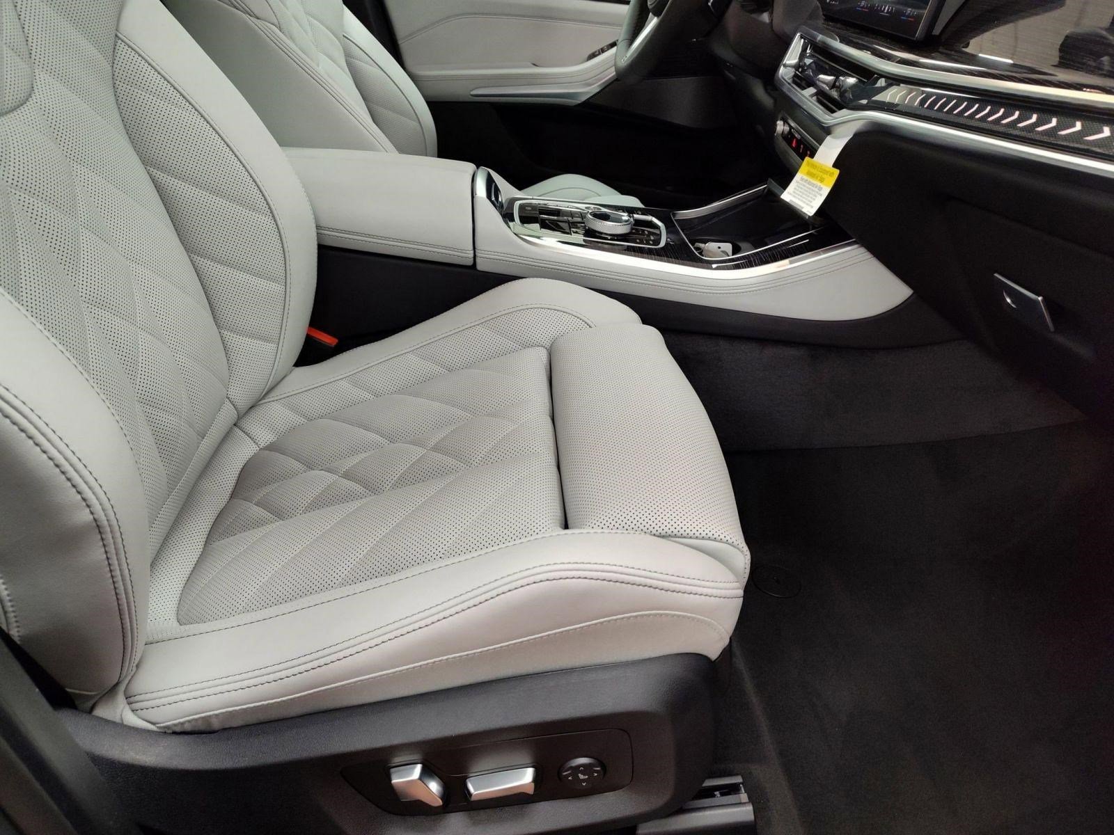 Used 2026 BMW X5 xDrive40i w/ Executive Package image 28
