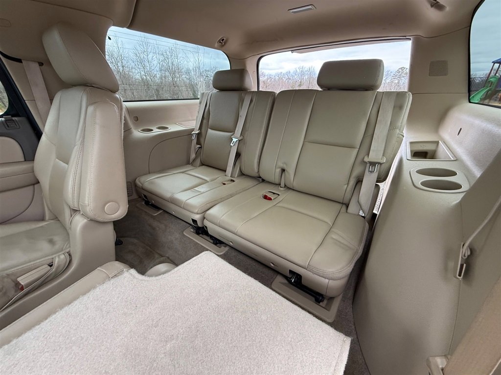 Used 2011 Chevrolet Suburban LTZ image 27