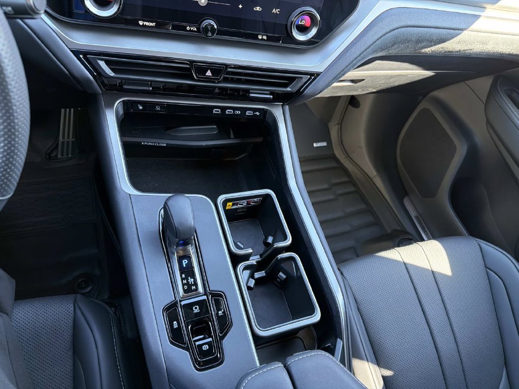 Used 2025 Lexus TX 500h AWD w/ Technology Package image 31