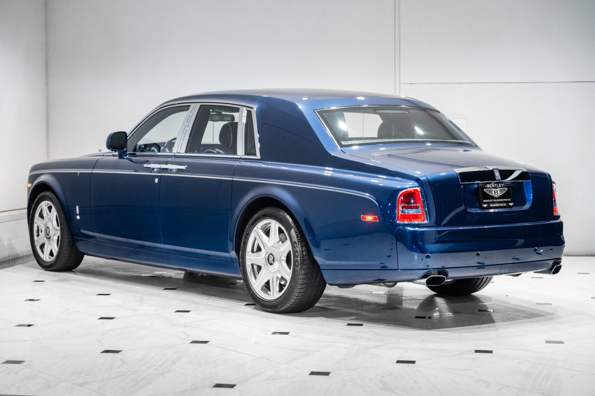 Used 2011 Rolls-Royce Phantom Sedan RWD image 27