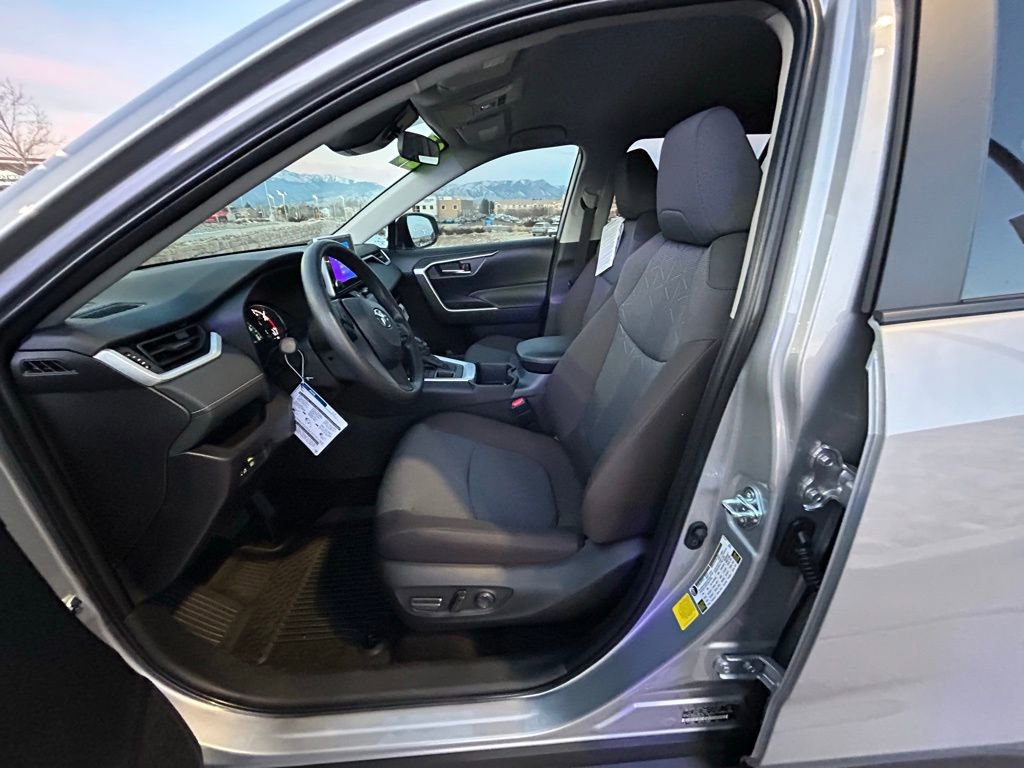 Used 2025 Toyota RAV4 XLE image 11