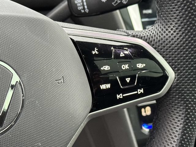 Used 2024 Volkswagen Tiguan SE R-Line FWD image 30