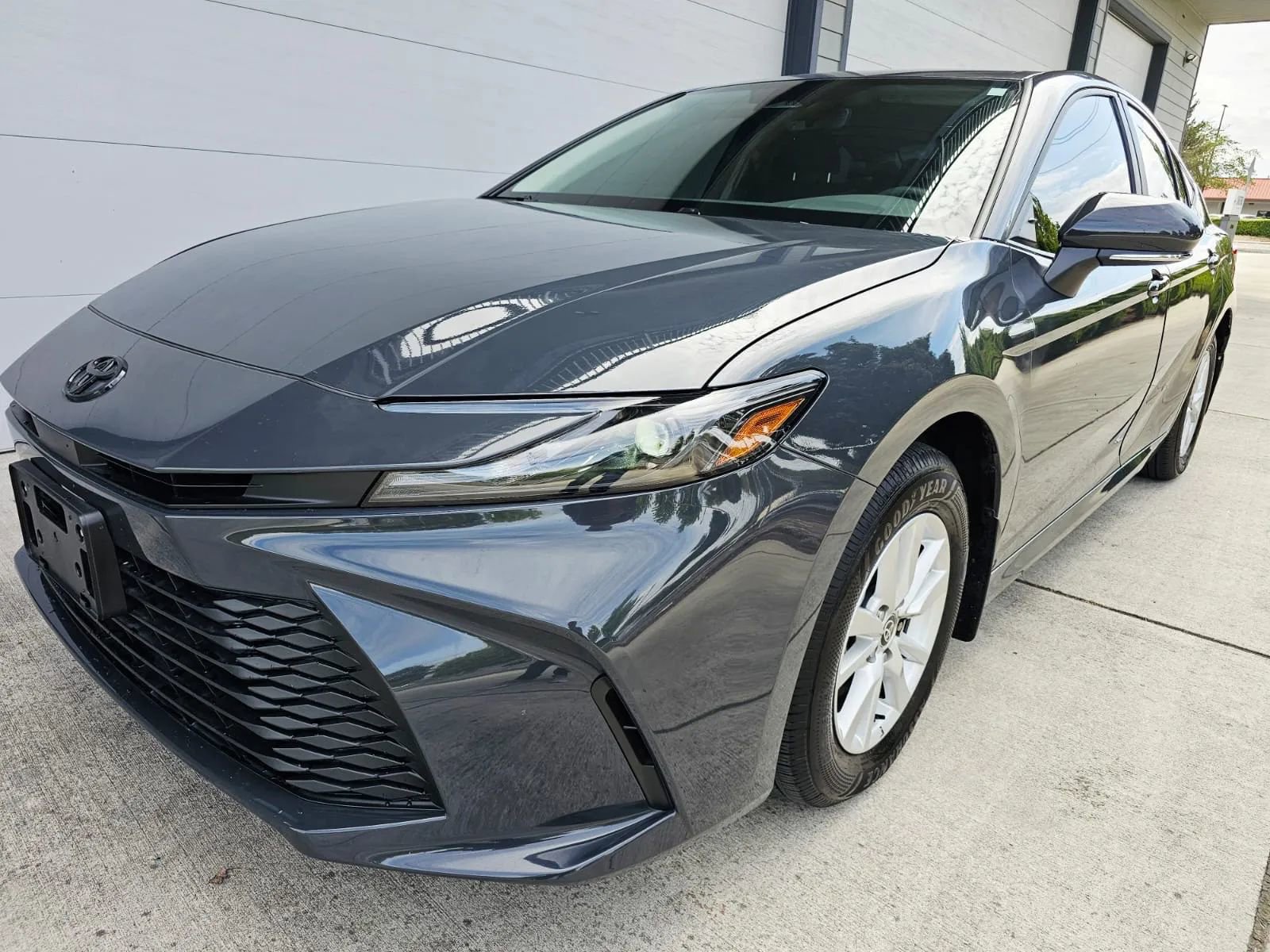 Used 2025 Toyota Camry LE image 1