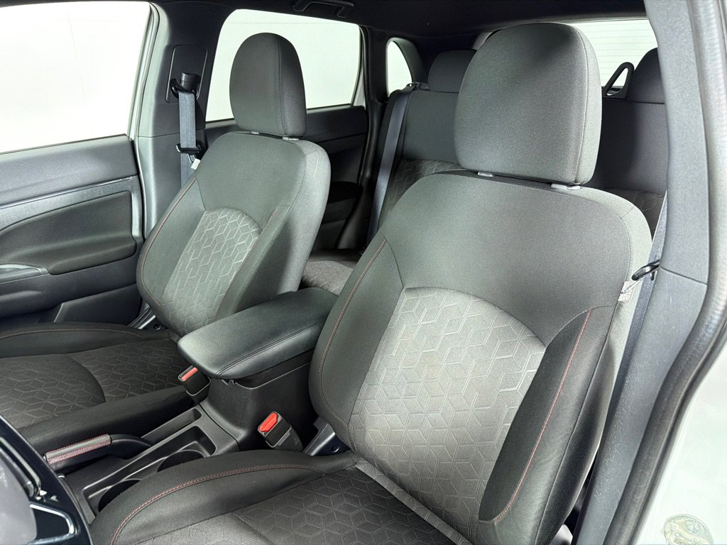 Used 2020 Mitsubishi Outlander Sport Black Edition image 12