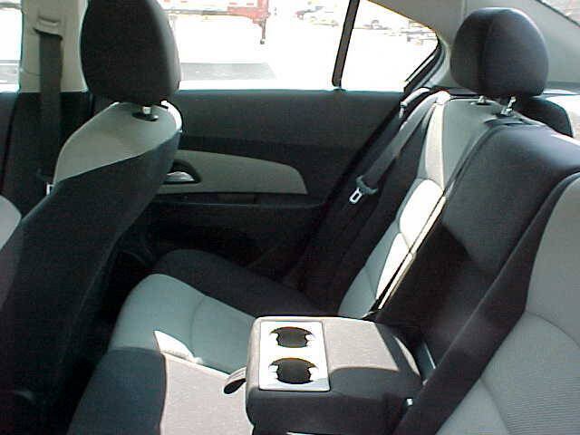 Used 2013 Chevrolet Cruze LS FWD image 11
