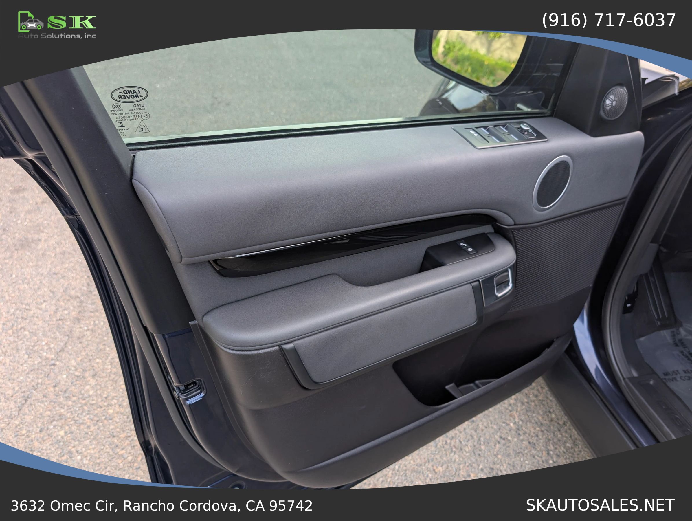 Used 2017 Land Rover Discovery SE AWD/4WD image 33