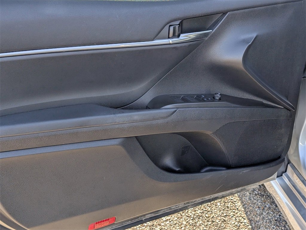 Used 2022 Toyota Camry SE image 13