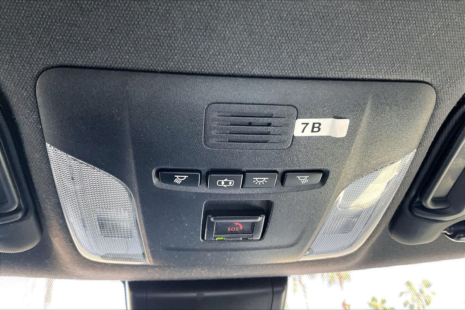 Used 2022 Toyota Corolla SE w/ Carpet Mat Package (TMS) FWD image 31