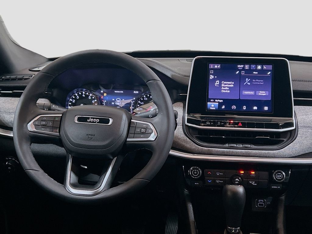 Used 2025 Jeep Compass Latitude image 18