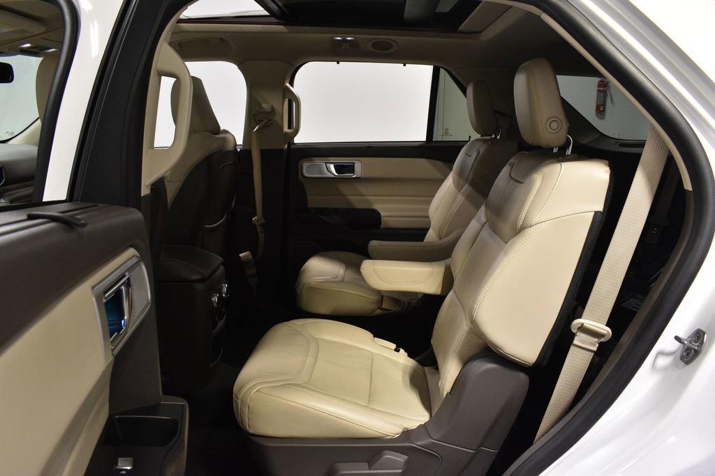 Used 2020 Ford Explorer Platinum w/ Premium Technology Package image 27