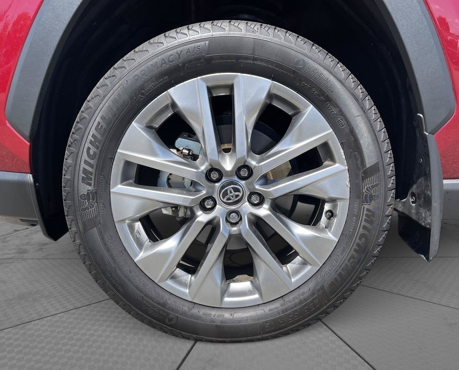 Used 2025 Toyota RAV4 Limited w/ Advanced Technology Package AWD/4WD image 26