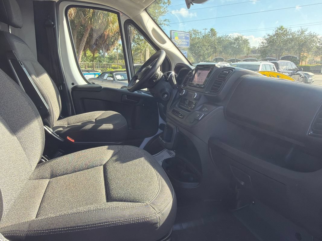 Used 2025 RAM ProMaster 2500 w/ U-Haul Equipment Group FWD image 9
