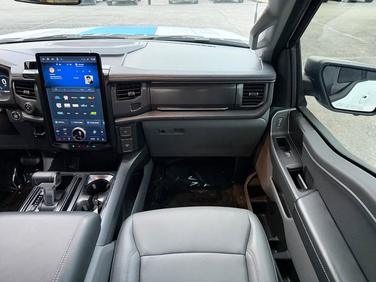 Used 2025 Ford F150 Lightning Flash image 23