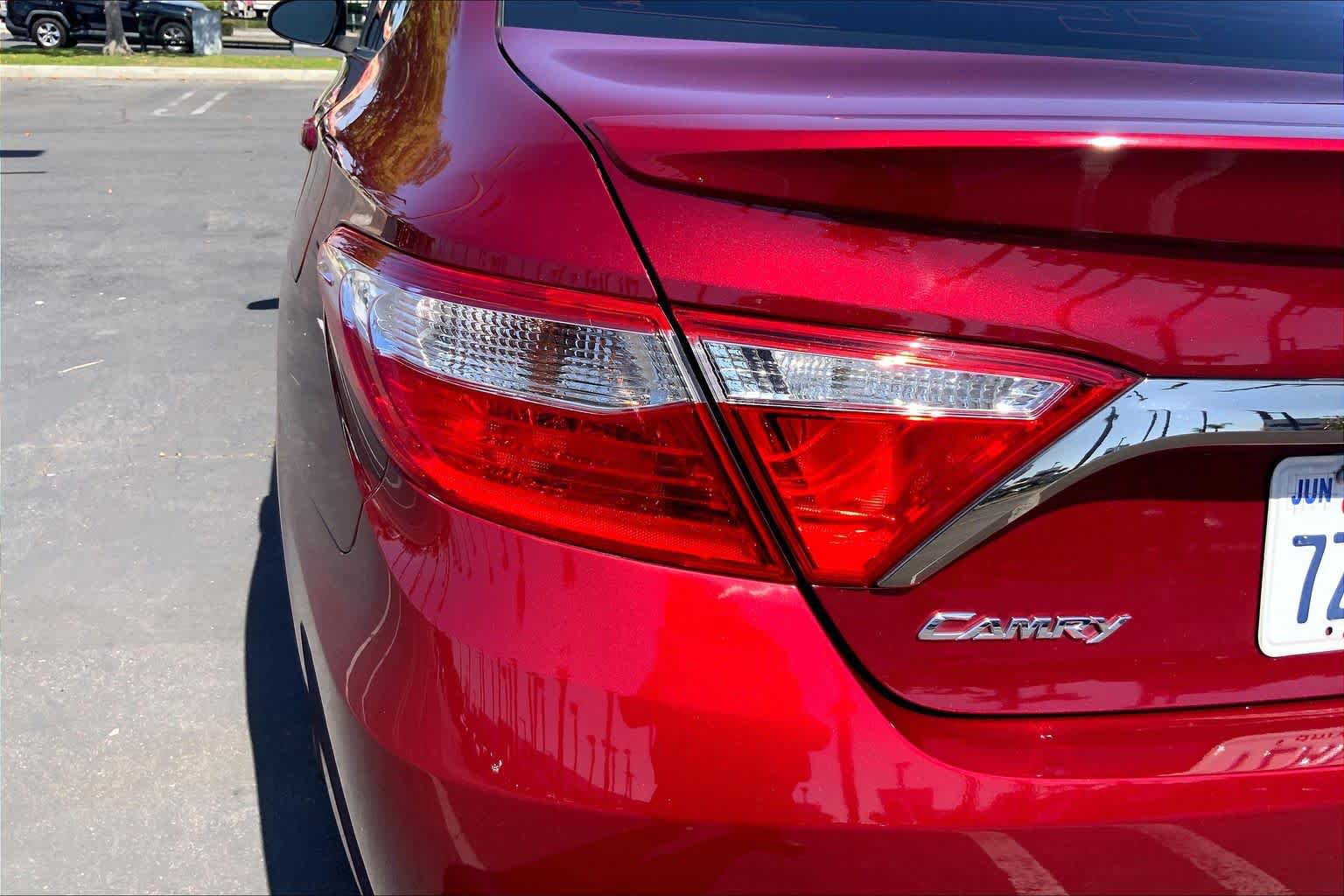 Used 2017 Toyota Camry XSE FWD image 26