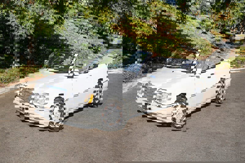 Used 1995 Mercedes-Benz E 320 Convertible image 3