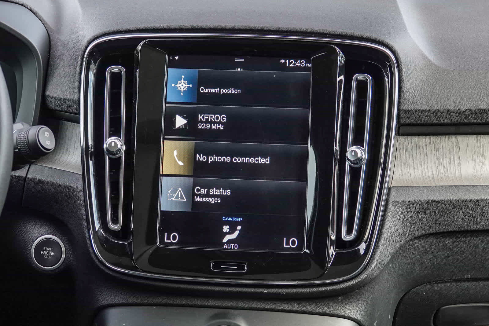 Used 2021 Volvo XC40 T4 Inscription image 25