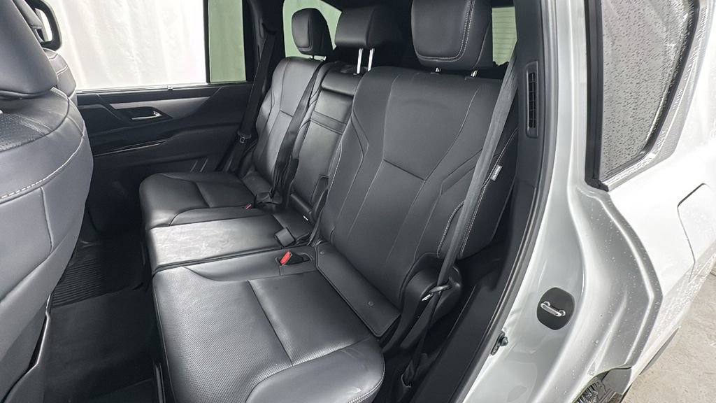 Used 2023 Lexus LX 600 F Sport image 12