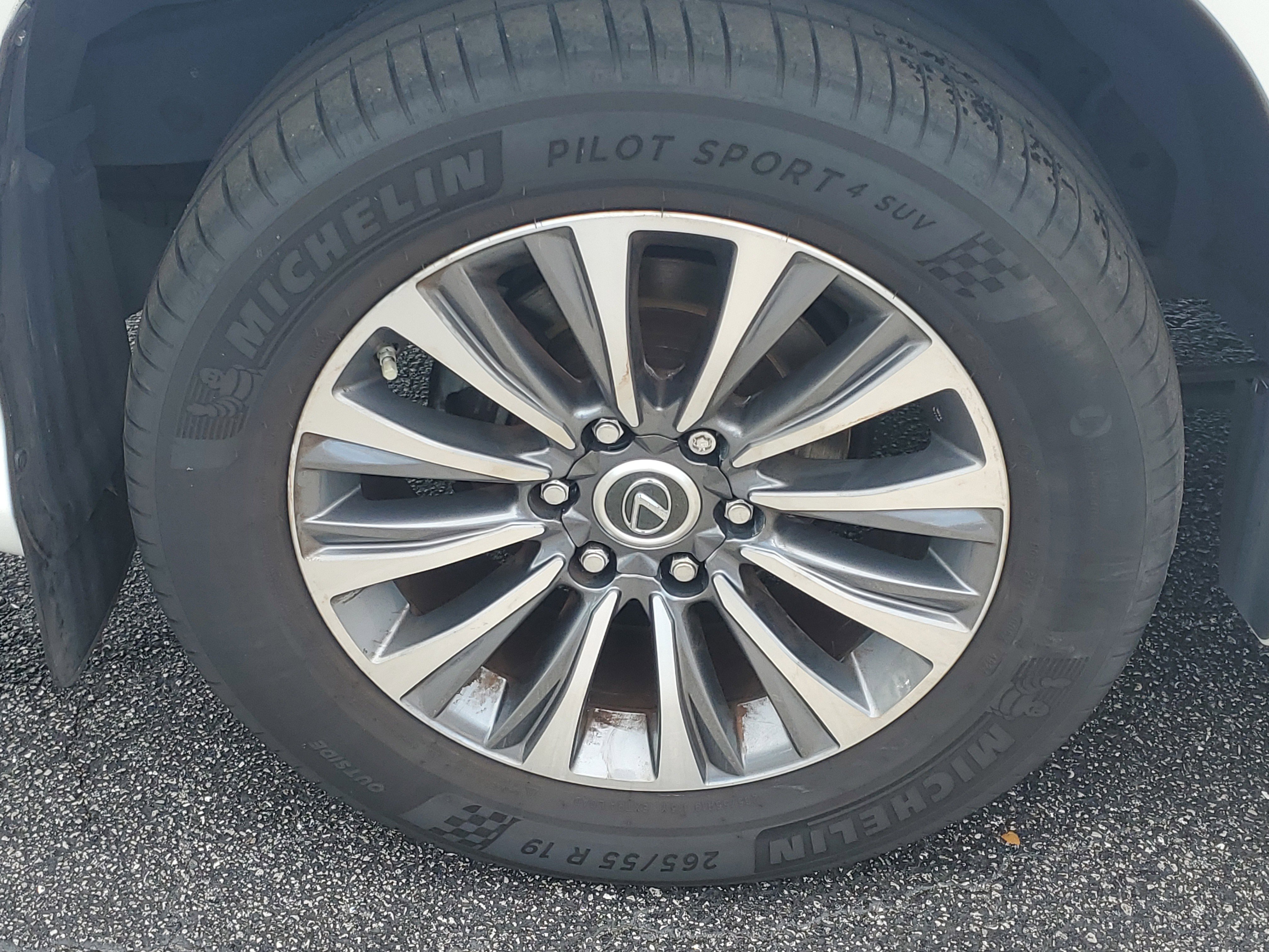 Used 2022 Lexus GX 460 Luxury w/ Accessory Package image 9