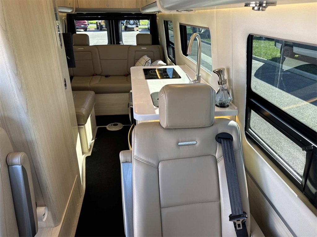 Used 2022 Mercedes-Benz Sprinter 3500 image 35