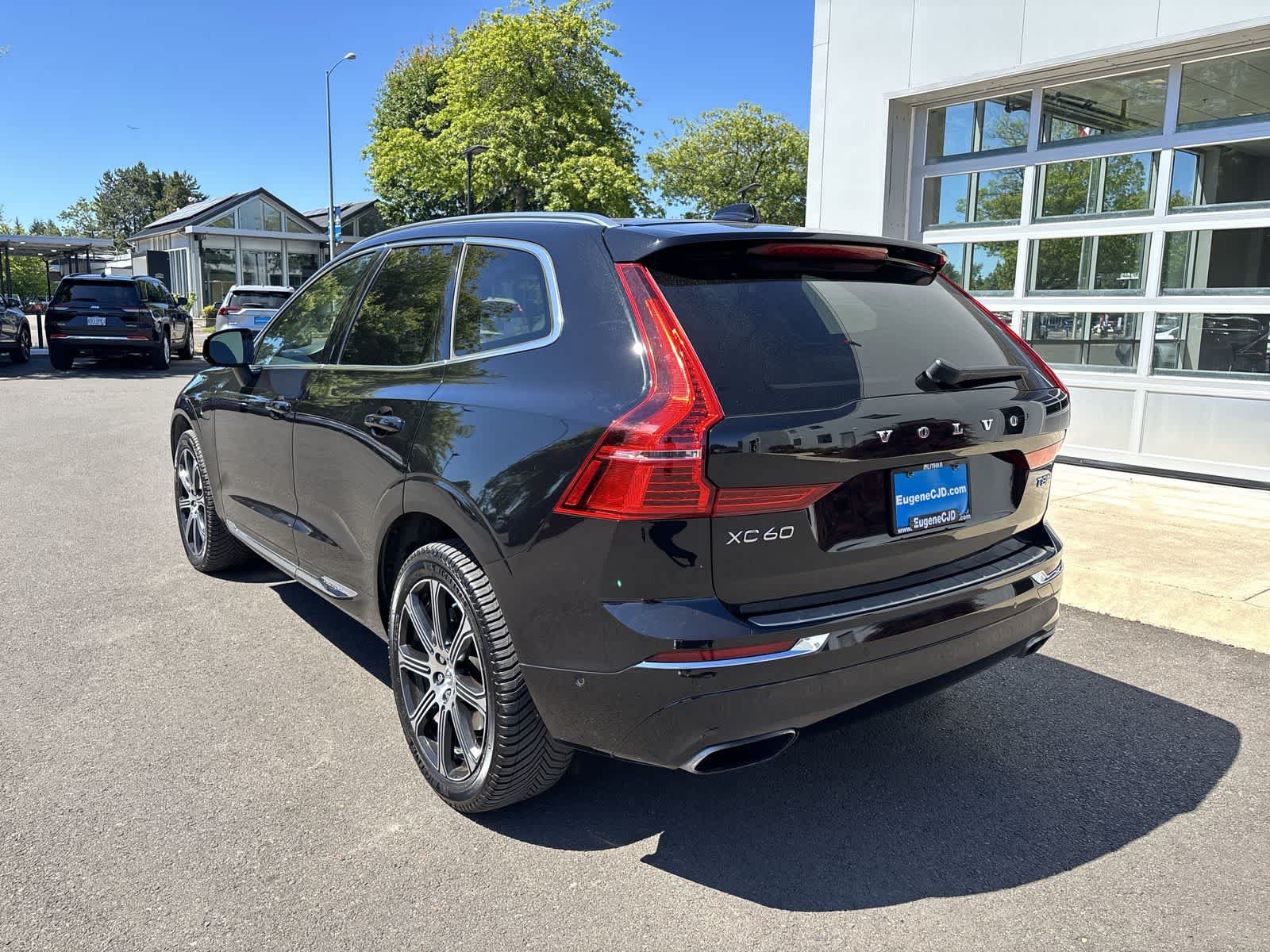 Used 2019 Volvo XC60 T8 Inscription w/ Advanced Package AWD/4WD image 3