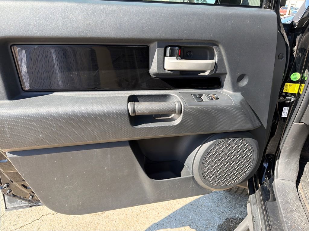 Used 2014 Toyota FJ Cruiser 4WD w/ Upgrade Package image 11