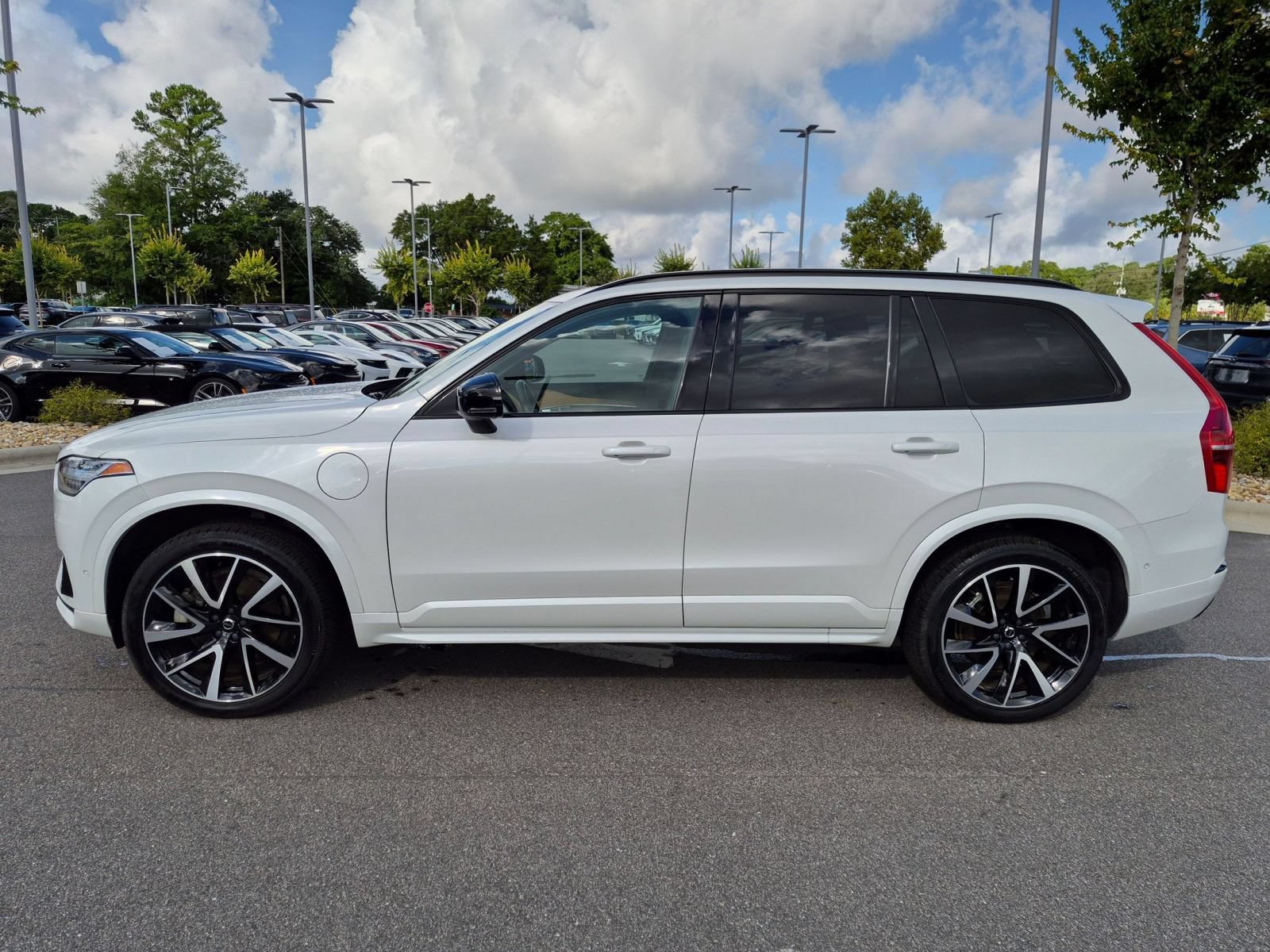 Used 2023 Volvo XC90 T8 Plus w/ Protection Package AWD/4WD image 6