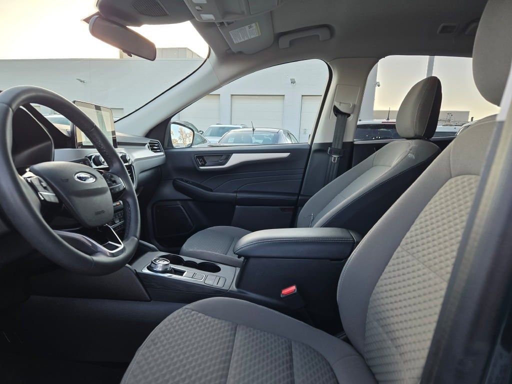 Used 2022 Ford Escape SE w/ Convenience Package image 19