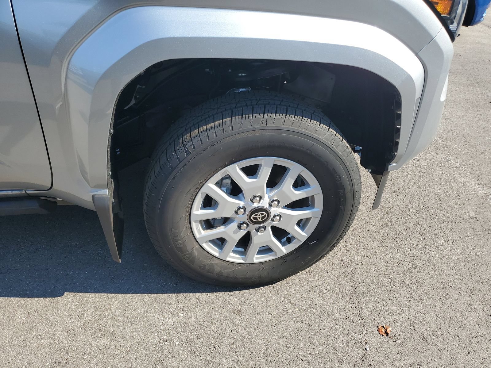 Certified 2026 Toyota Tacoma SR5 AWD/4WD image 5