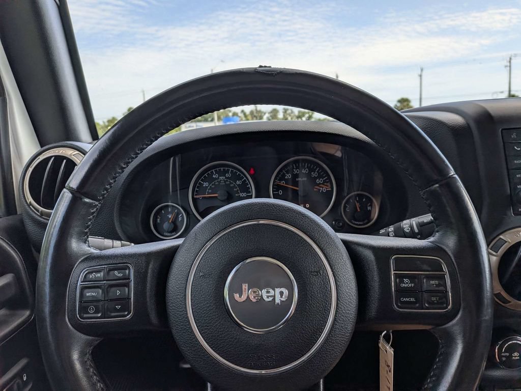 Used 2017 Jeep Wrangler Unlimited Sahara AWD/4WD image 22