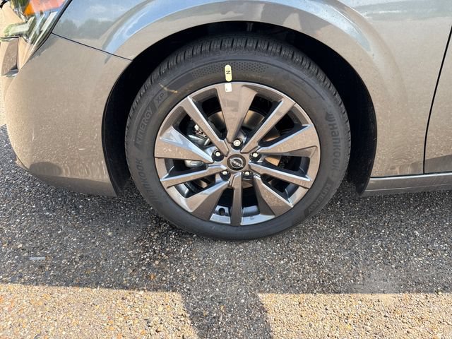 New 2026 Nissan Sentra SL w/ Floor Mat Package FWD image 22