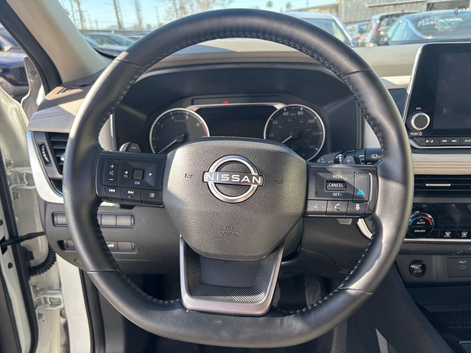Used 2025 Nissan Rogue SV FWD image 30
