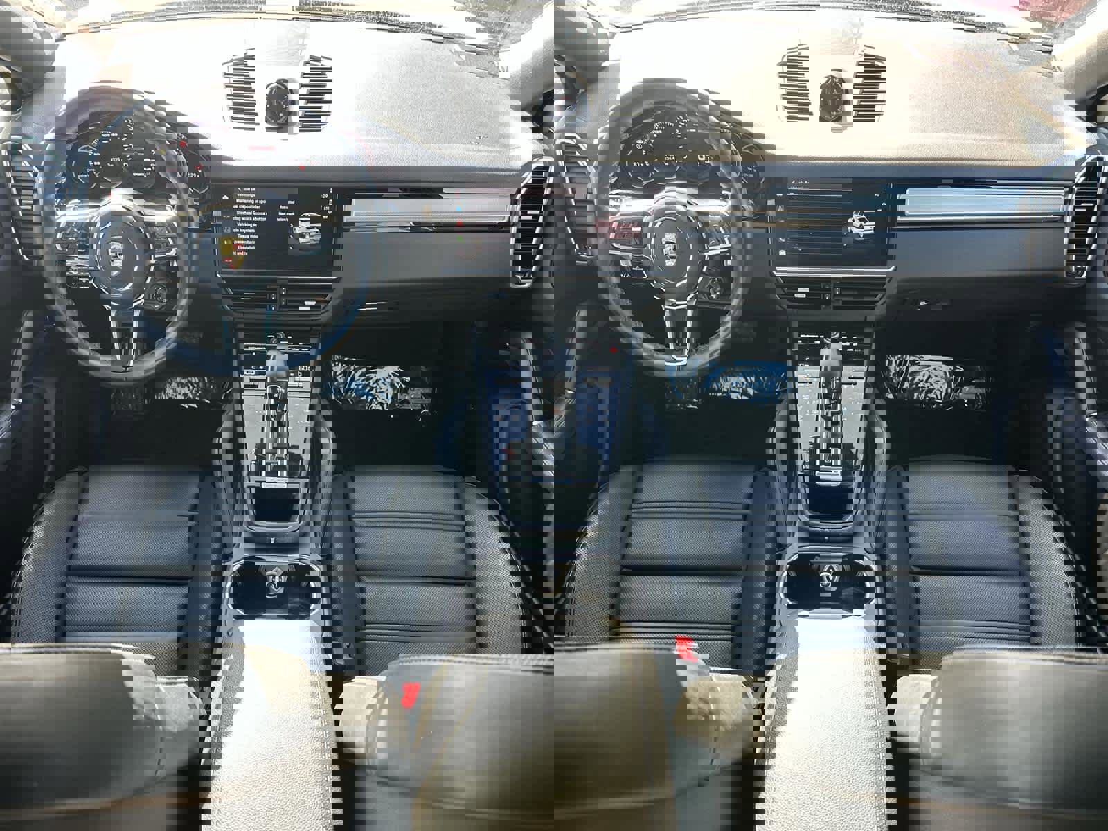 Used 2023 Porsche Cayenne Platinum Edition image 10