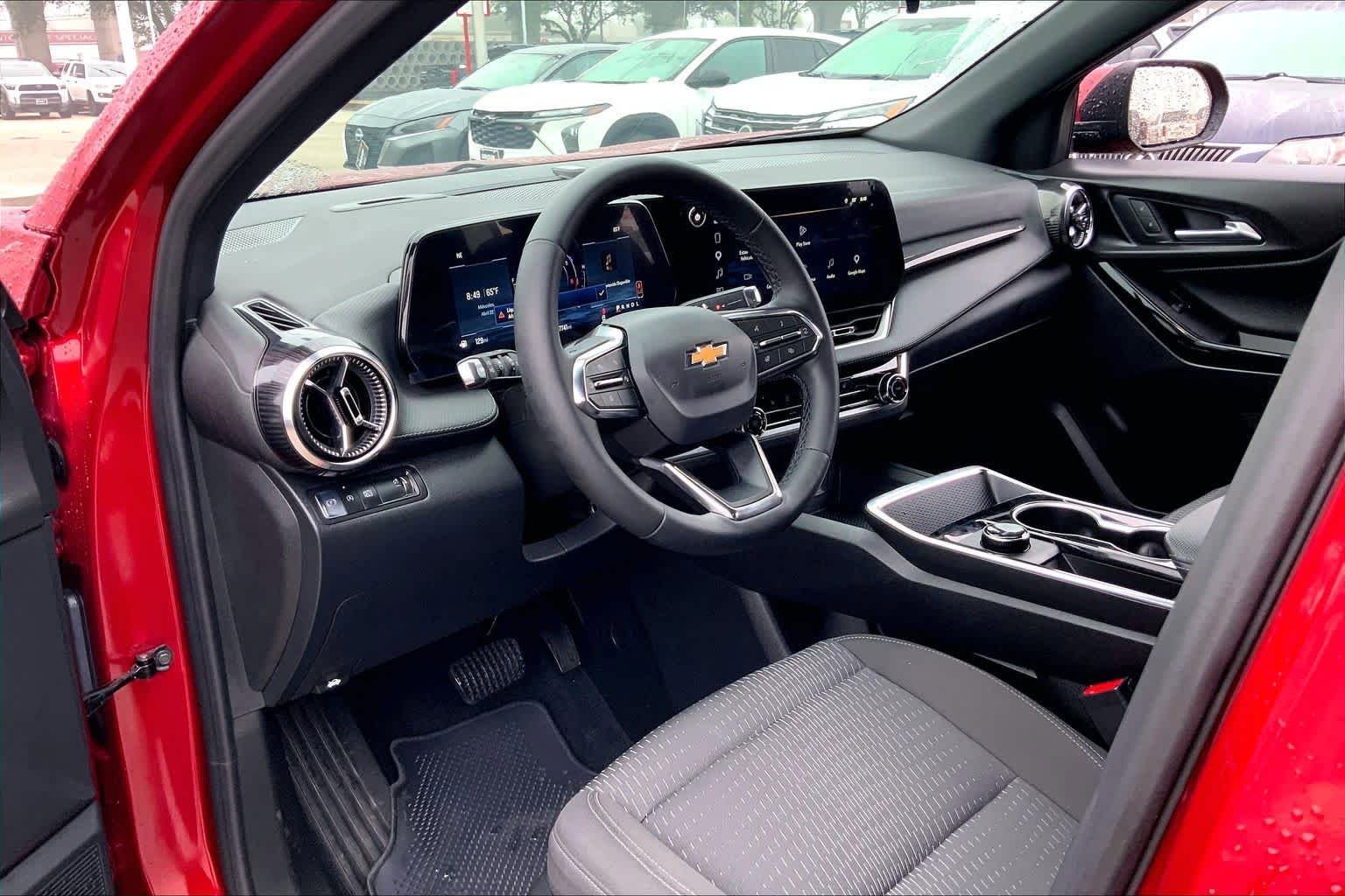 Used 2026 Chevrolet Equinox LT FWD image 16