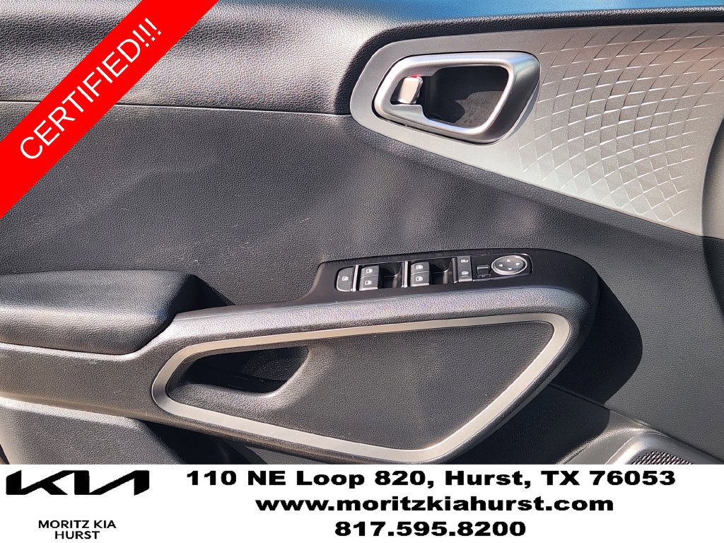 Used 2025 Kia Soul LX w/ LX Technology Package FWD image 24