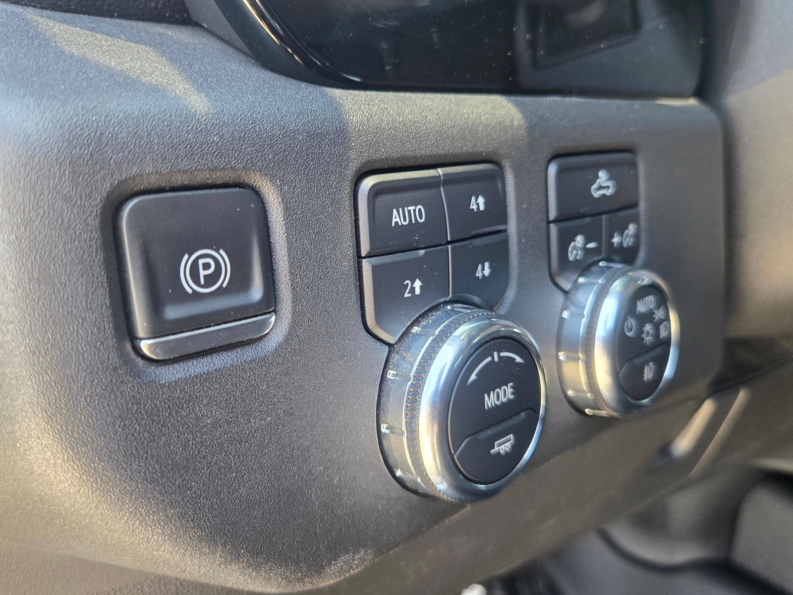 Used 2023 GMC Sierra 1500 Elevation w/ X31 Off-Road Package AWD/4WD image 11