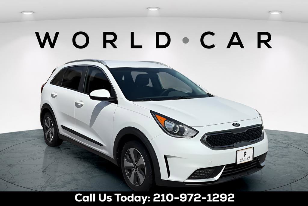 Used 2017 Kia Niro LX image 1