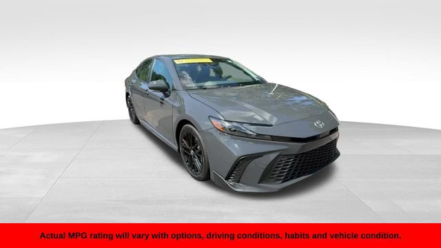 Used 2026 Toyota Camry SE FWD image 9