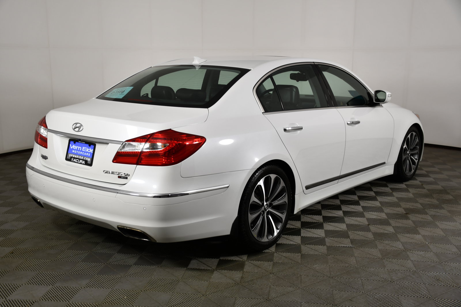Used 2013 Hyundai Genesis 5.0 R-Spec RWD image 6