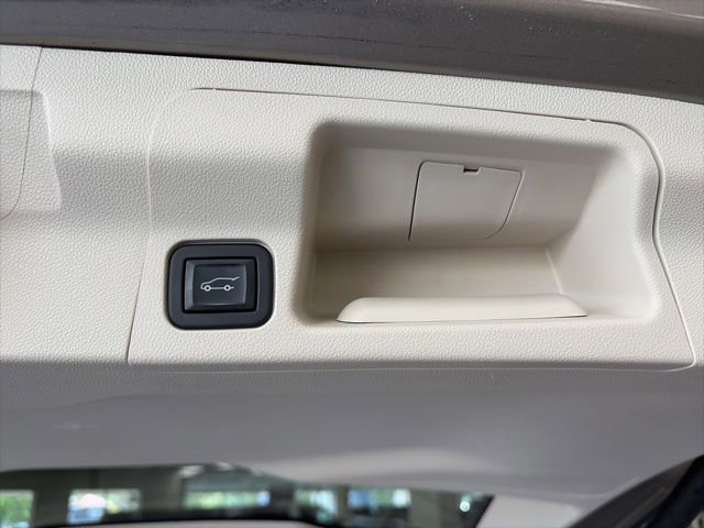 Used 2023 GMC Acadia Denali w/ Denali Technology Package AWD/4WD image 14