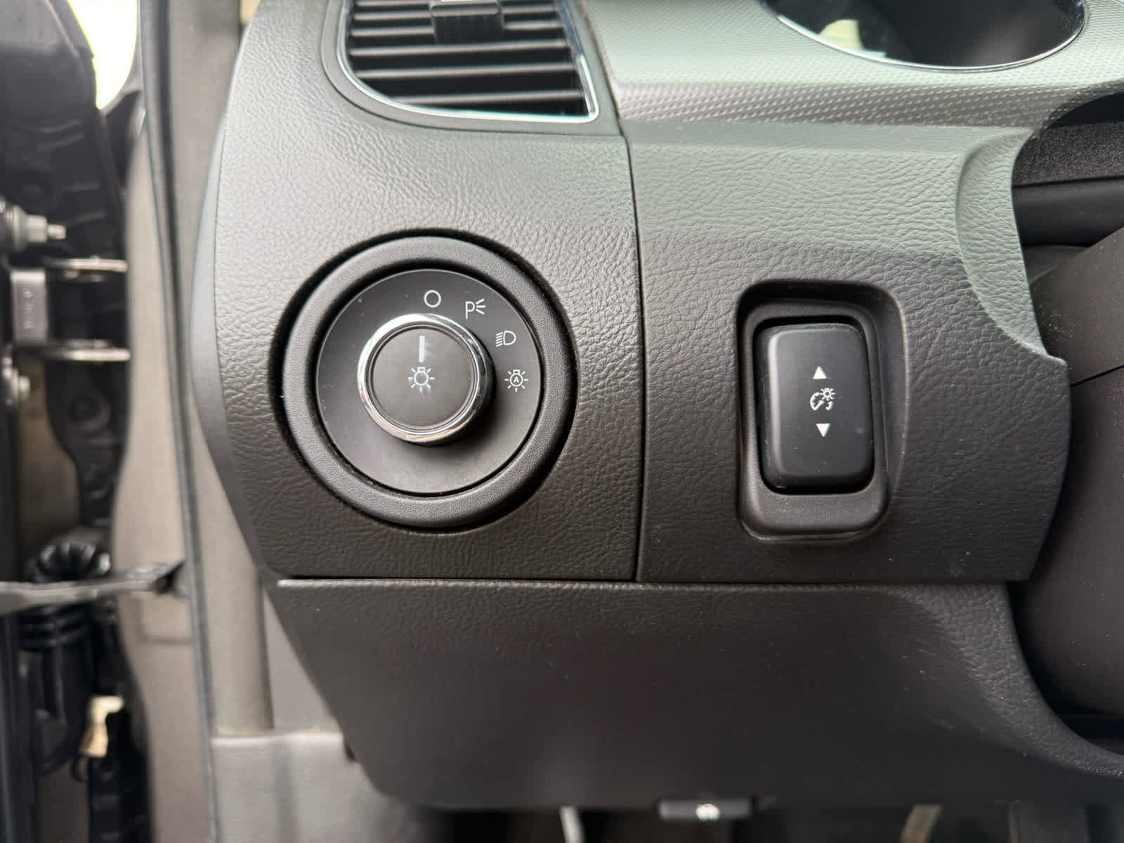 Used 2012 Ford Taurus SEL FWD image 13