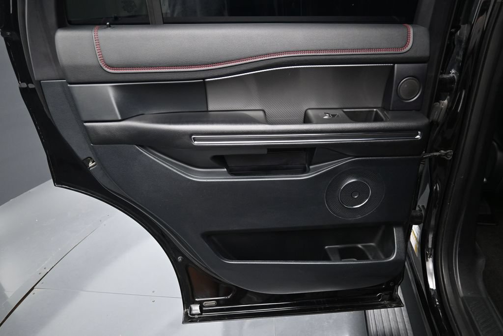 Used 2020 Ford Expedition Limited w/ Equipment Group 303A AWD/4WD image 38