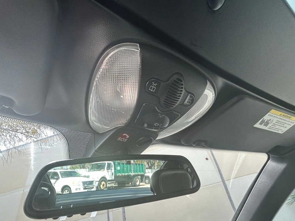 Used 2011 Mercedes-Benz SL 550 image 25