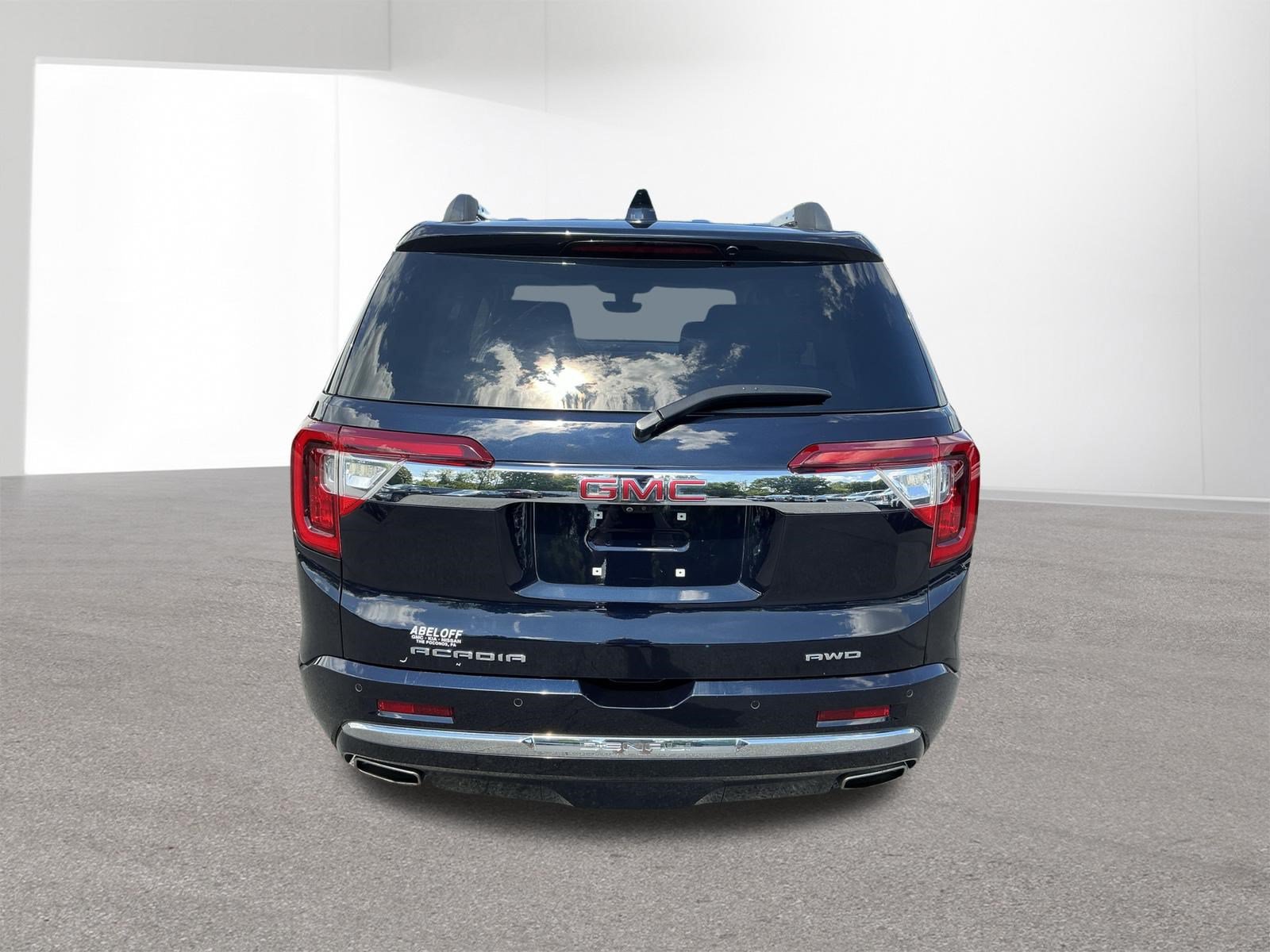 Used 2021 GMC Acadia Denali w/ Denali Ultimate Package AWD/4WD image 4